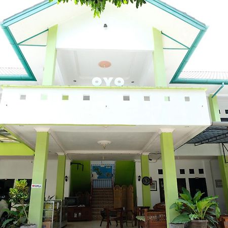 Oyo 2186 Esbe Hotel Syariah Tanjung Pandan Exterior foto