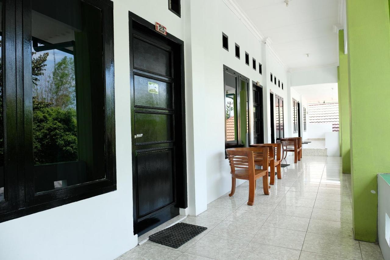 Oyo 2186 Esbe Hotel Syariah Tanjung Pandan Exterior foto