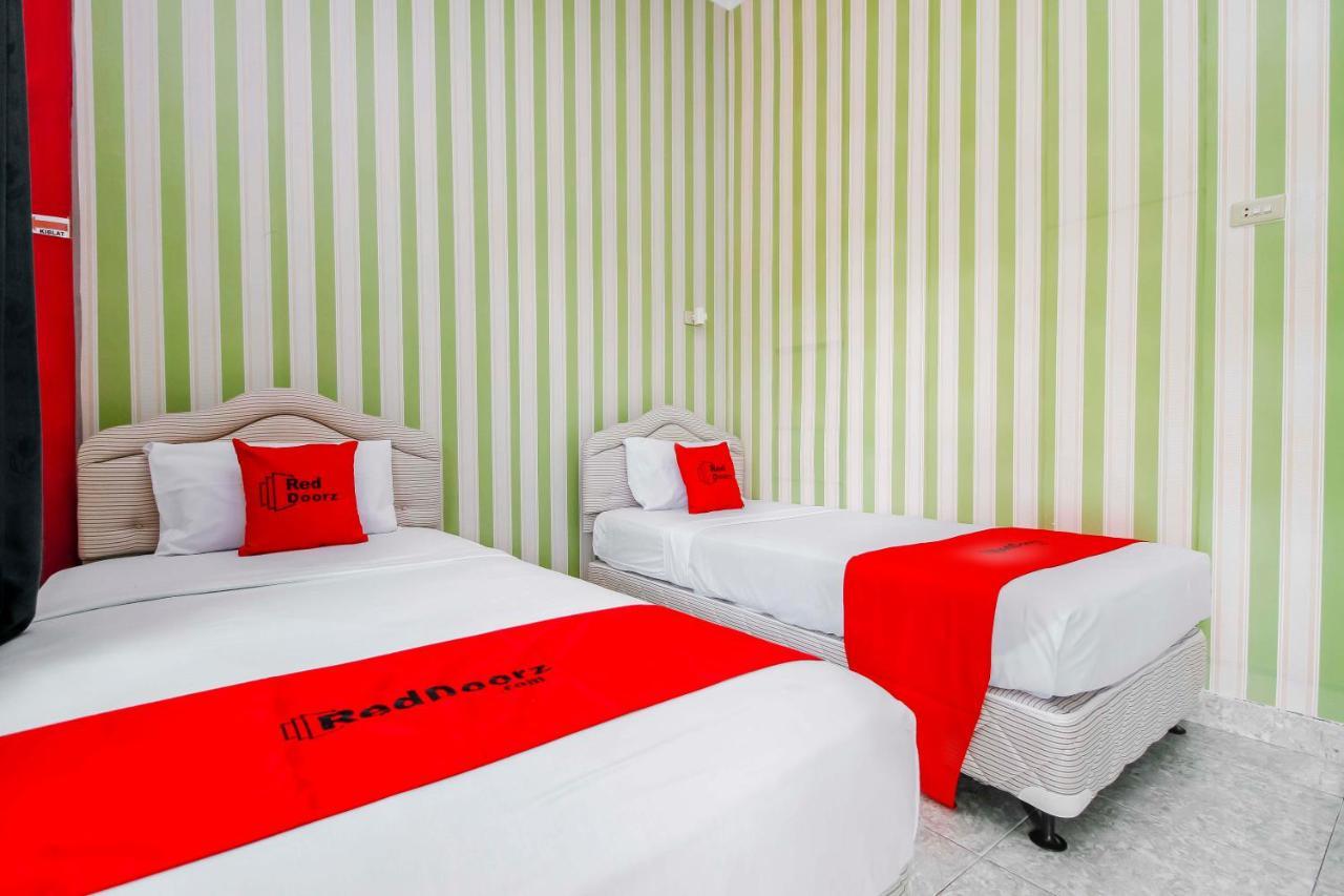 Oyo 2186 Esbe Hotel Syariah Tanjung Pandan Exterior foto