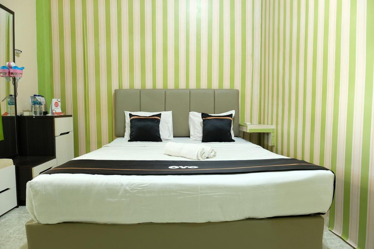Oyo 2186 Esbe Hotel Syariah Tanjung Pandan Exterior foto