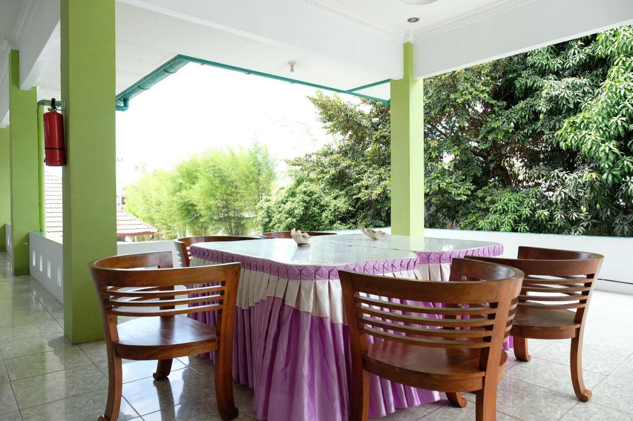 Oyo 2186 Esbe Hotel Syariah Tanjung Pandan Exterior foto